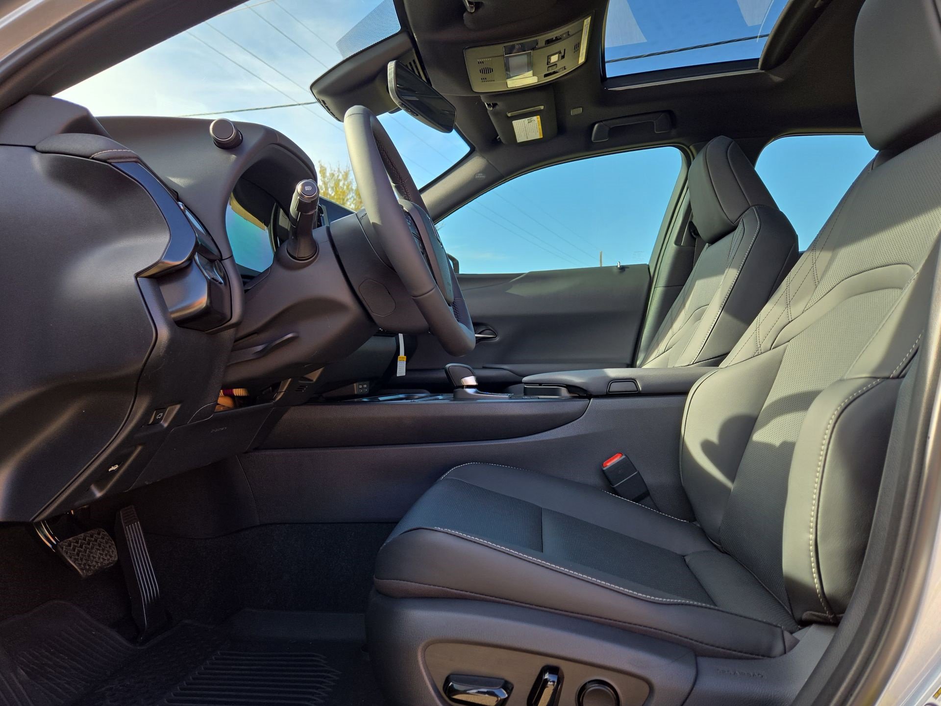 New 2025 Lexus UX 300h FWD image 16