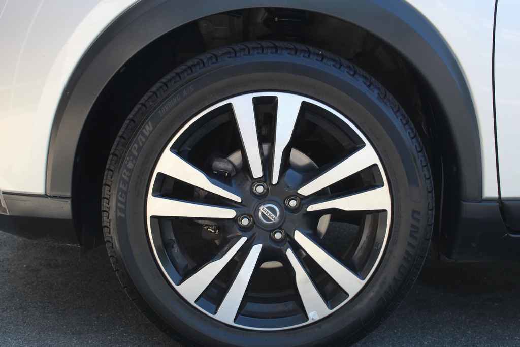 Used 2020 Nissan Kicks SV FWD image 27