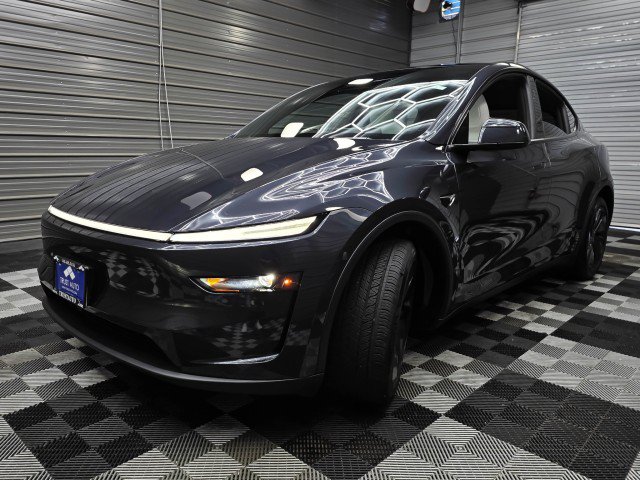 Used 2026 Tesla Model Y Long Range RWD image 42