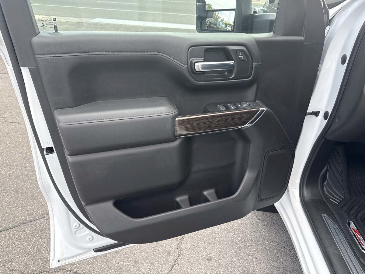 Used 2020 Chevrolet Silverado 1500 LT w/ All-Star Edition AWD/4WD image 13
