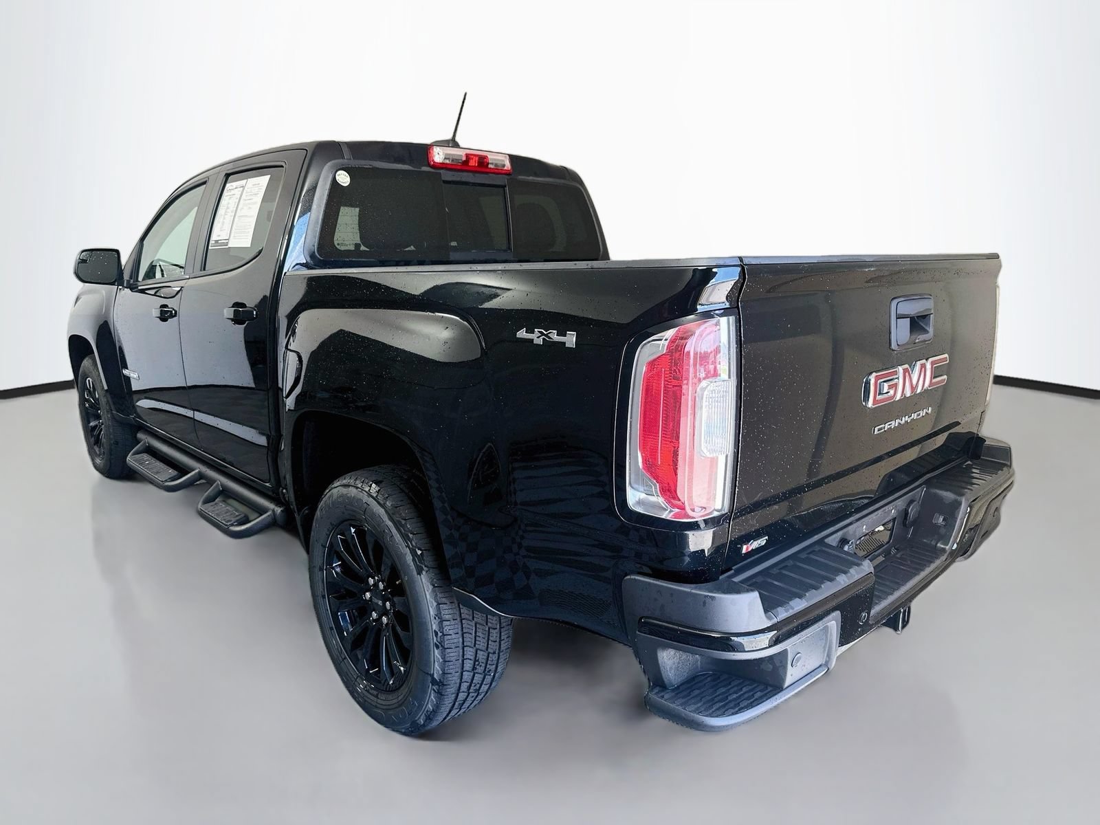 Used 2022 GMC Canyon Elevation w/ Elevation Premium Package AWD/4WD image 5