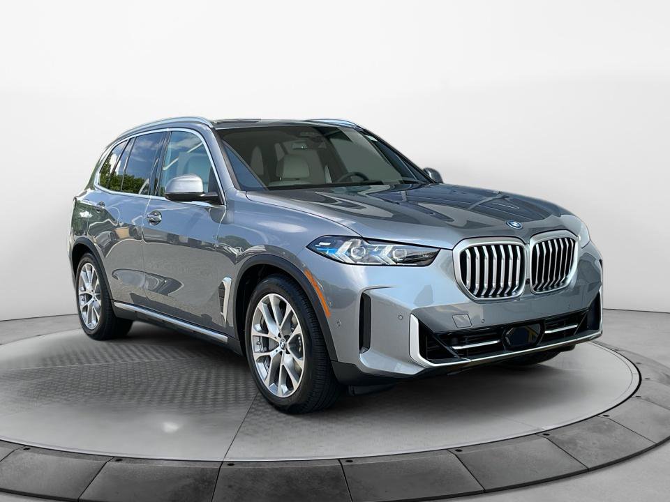 New 2026 BMW X5 xDrive50e AWD/4WD image 1