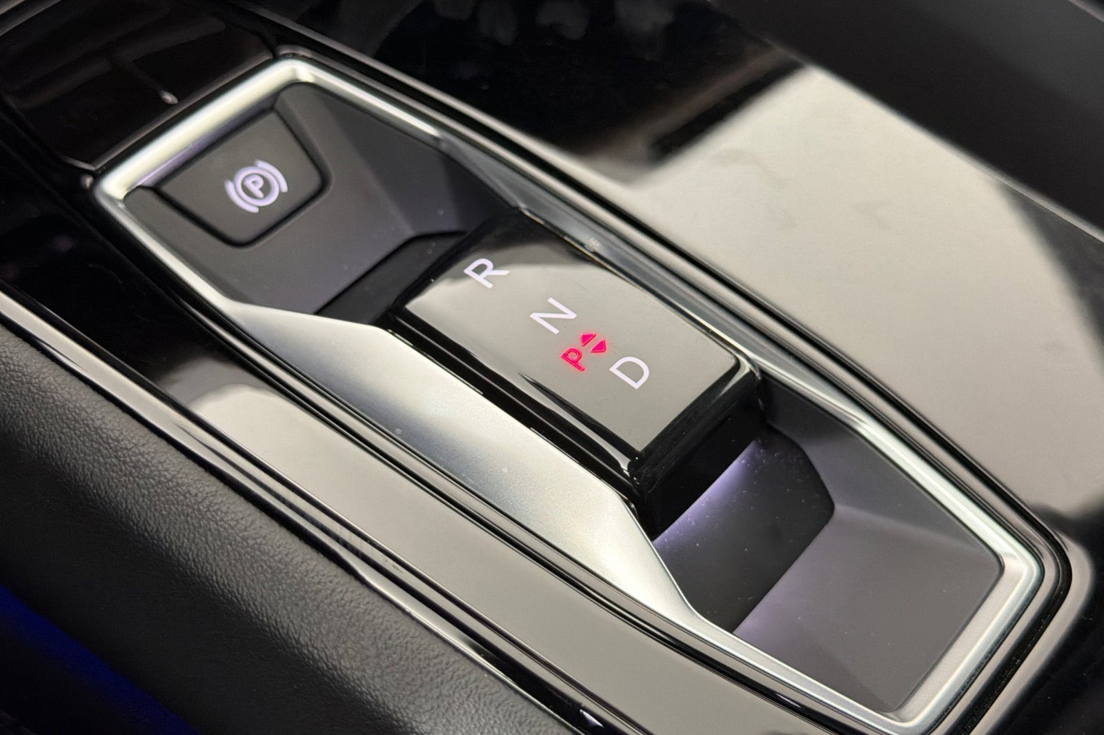 Used 2024 Audi e-tron GT Premium Plus image 20