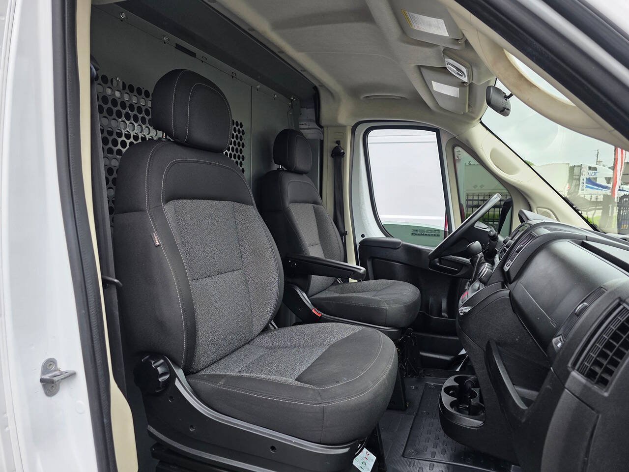 Used 2021 RAM ProMaster 2500 FWD image 9