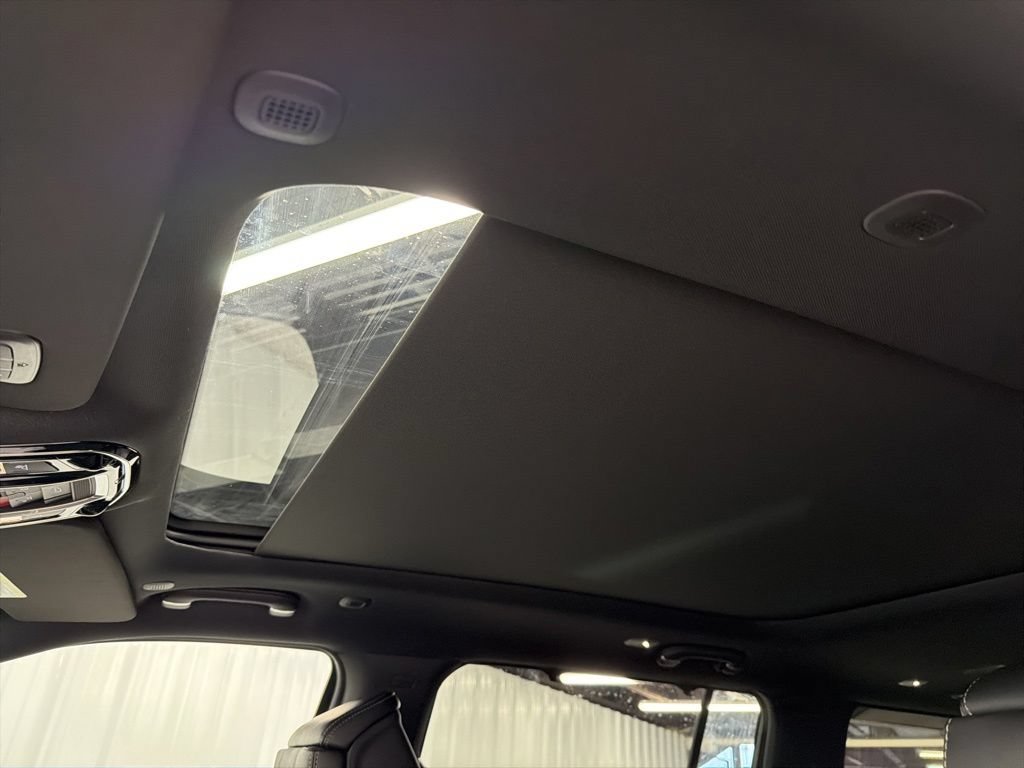 New 2026 Jeep Grand Wagoneer Summit w/ Rear Seat Video Group I AWD/4WD image 23