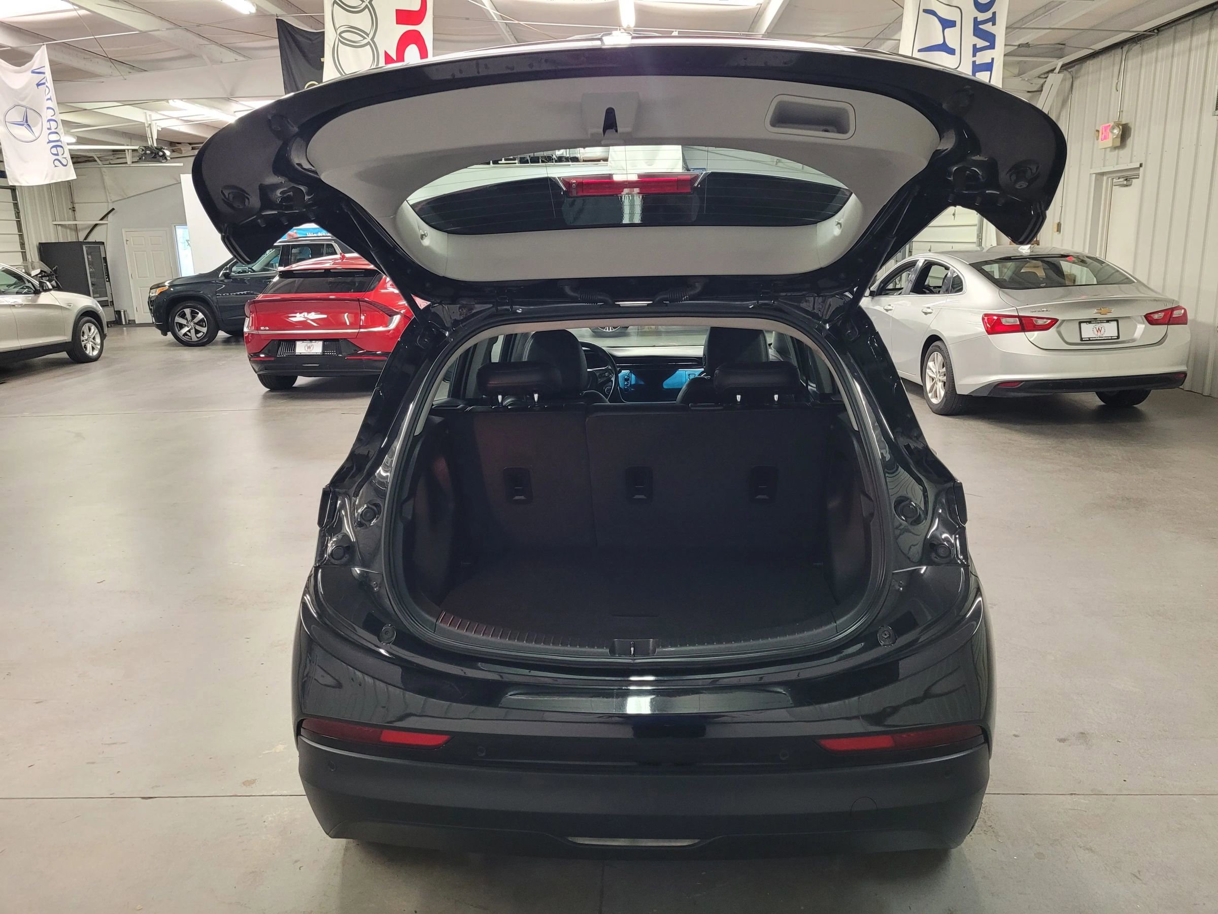 Used 2023 Chevrolet Bolt LT image 32