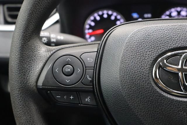 Used 2021 Toyota RAV4 LE image 21