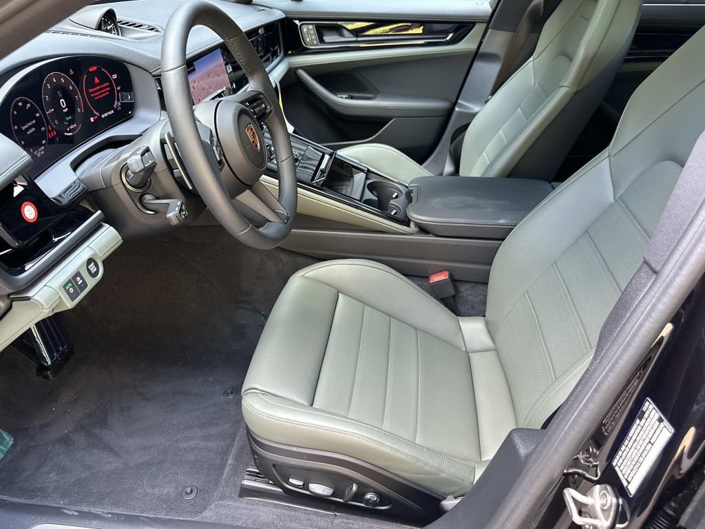 New 2025 Porsche Panamera 4 E-Hybrid AWD/4WD image 17