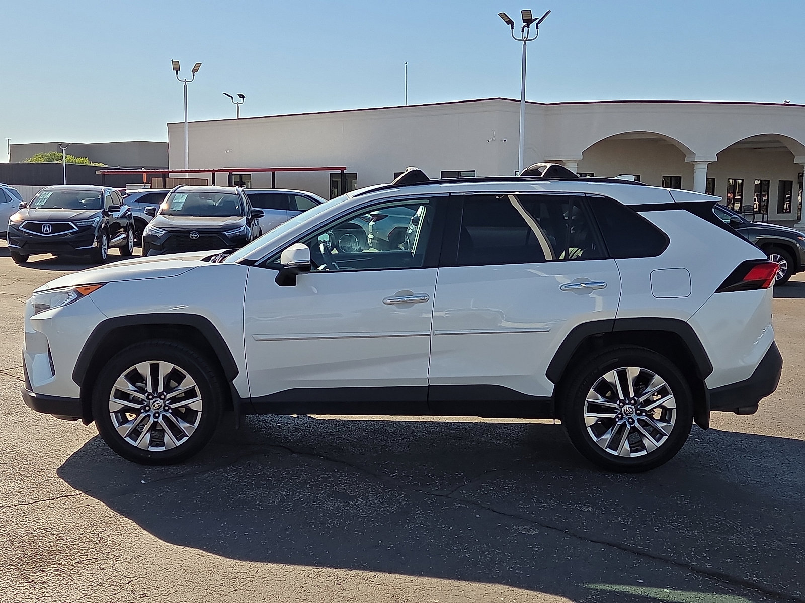 Used 2021 Toyota RAV4 Limited image 2