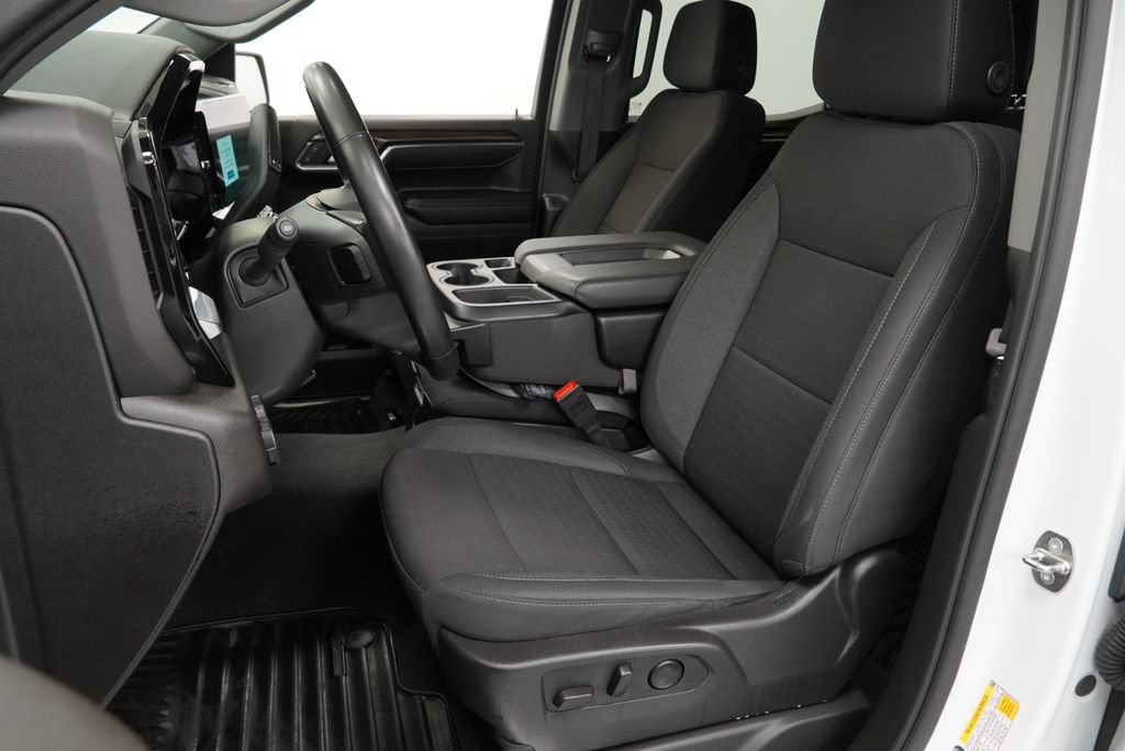 Used 2024 Chevrolet Silverado 1500 LT AWD/4WD image 7