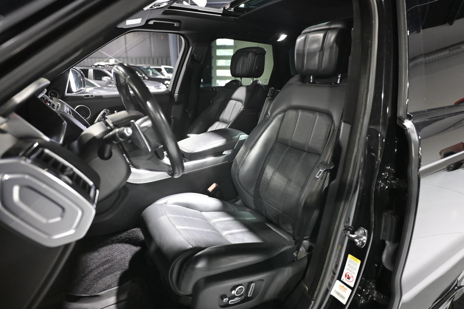 Used 2019 Land Rover Range Rover Sport HSE Dynamic AWD/4WD image 12