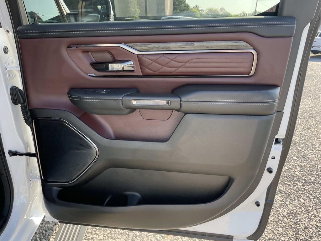 Used 2025 RAM 1500 Limited AWD/4WD image 26