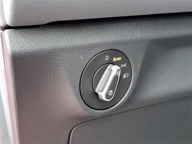 New 2026 Volkswagen Jetta SE image 19