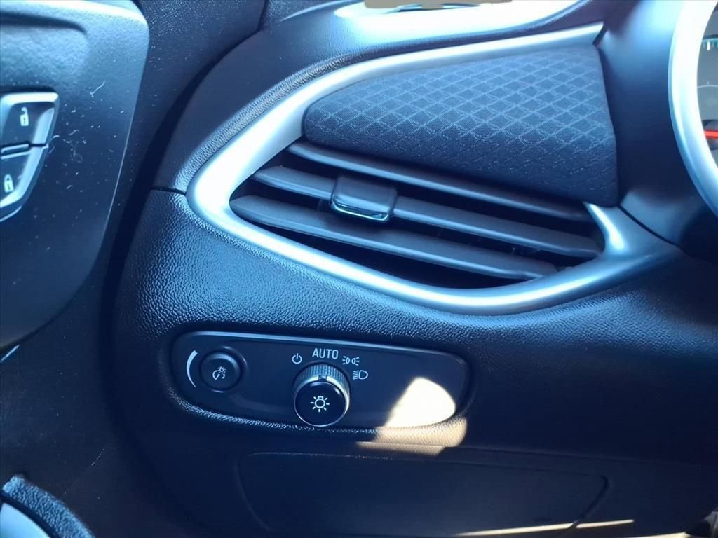 Used 2024 Chevrolet Malibu LT image 14