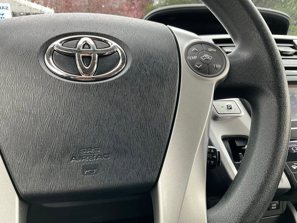 Used 2014 Toyota Prius V Three image 21