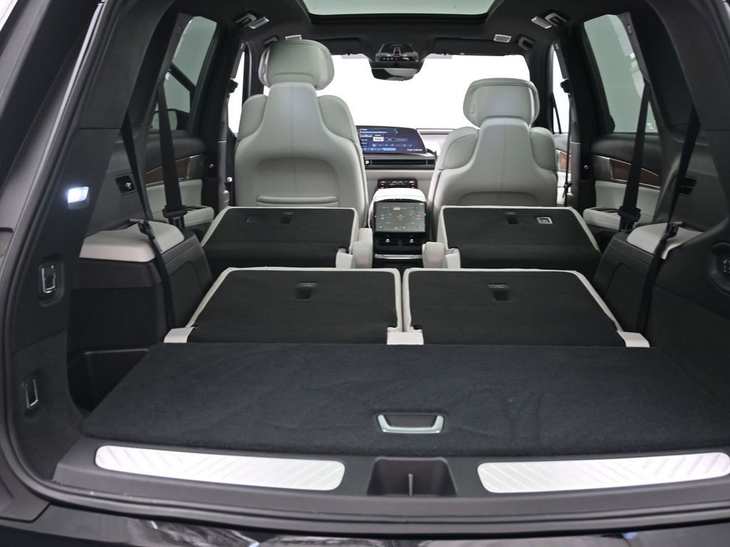 Used 2026 Cadillac Vistiq Sport image 17