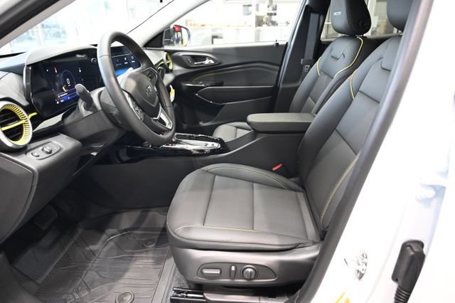 New 2026 Chevrolet Trax ACTIV w/ Sunroof Package FWD image 9