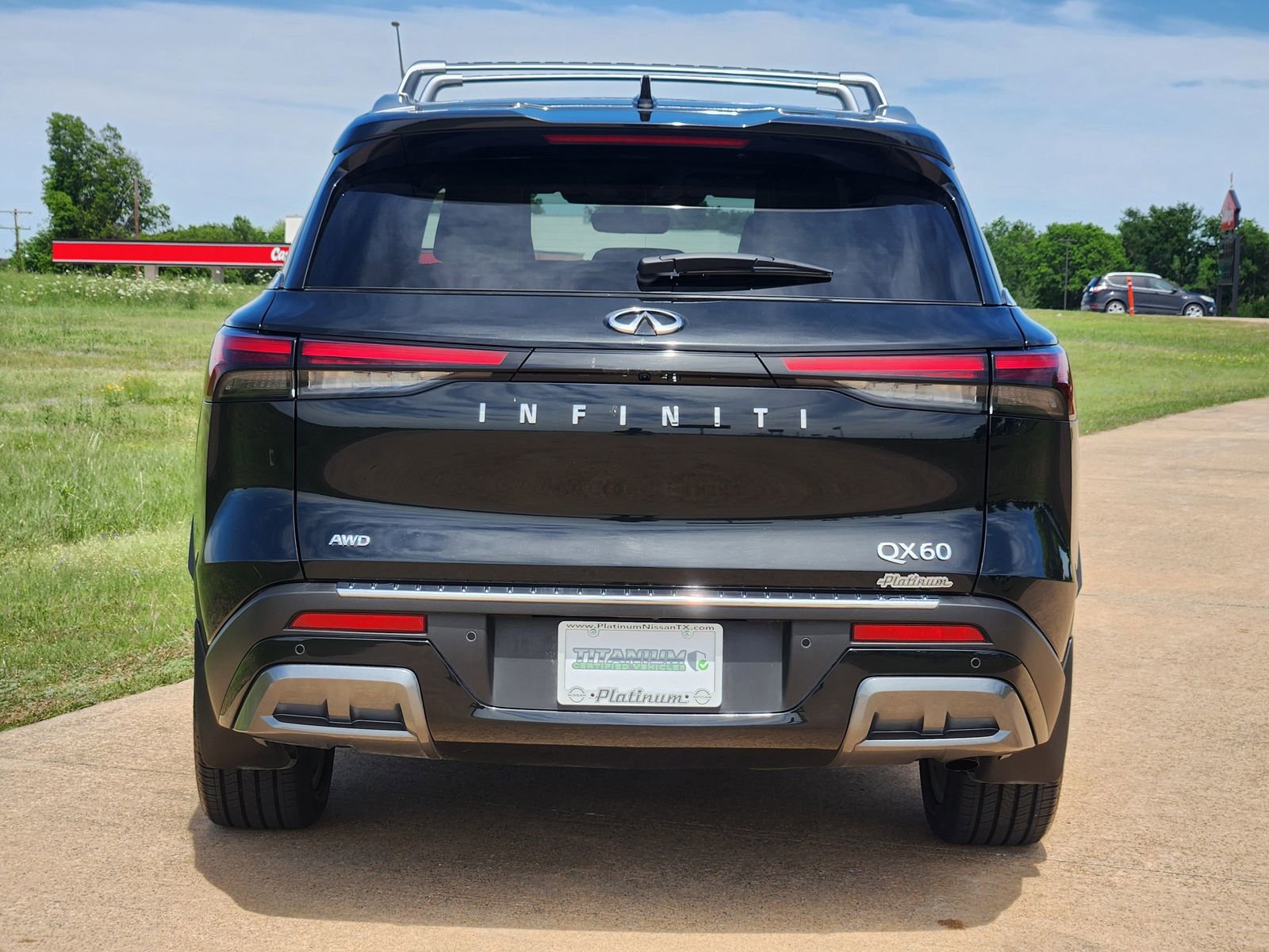 Used 2023 INFINITI QX60 Sensory w/ Cargo Package AWD/4WD image 8