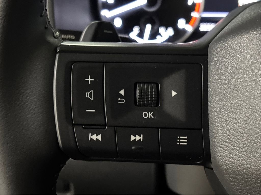 Certified 2026 Nissan Rogue SV image 29