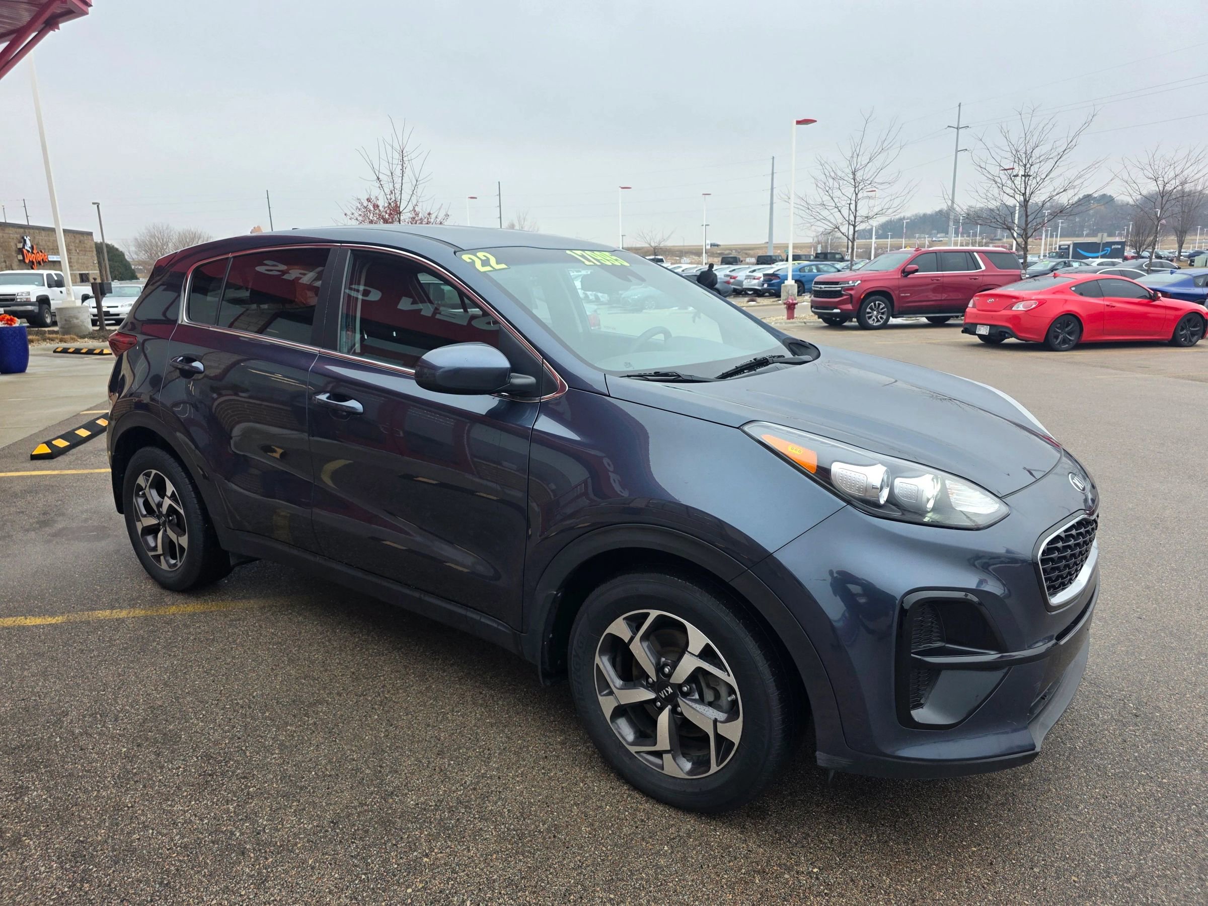 Used 2022 Kia Sportage LX image 3