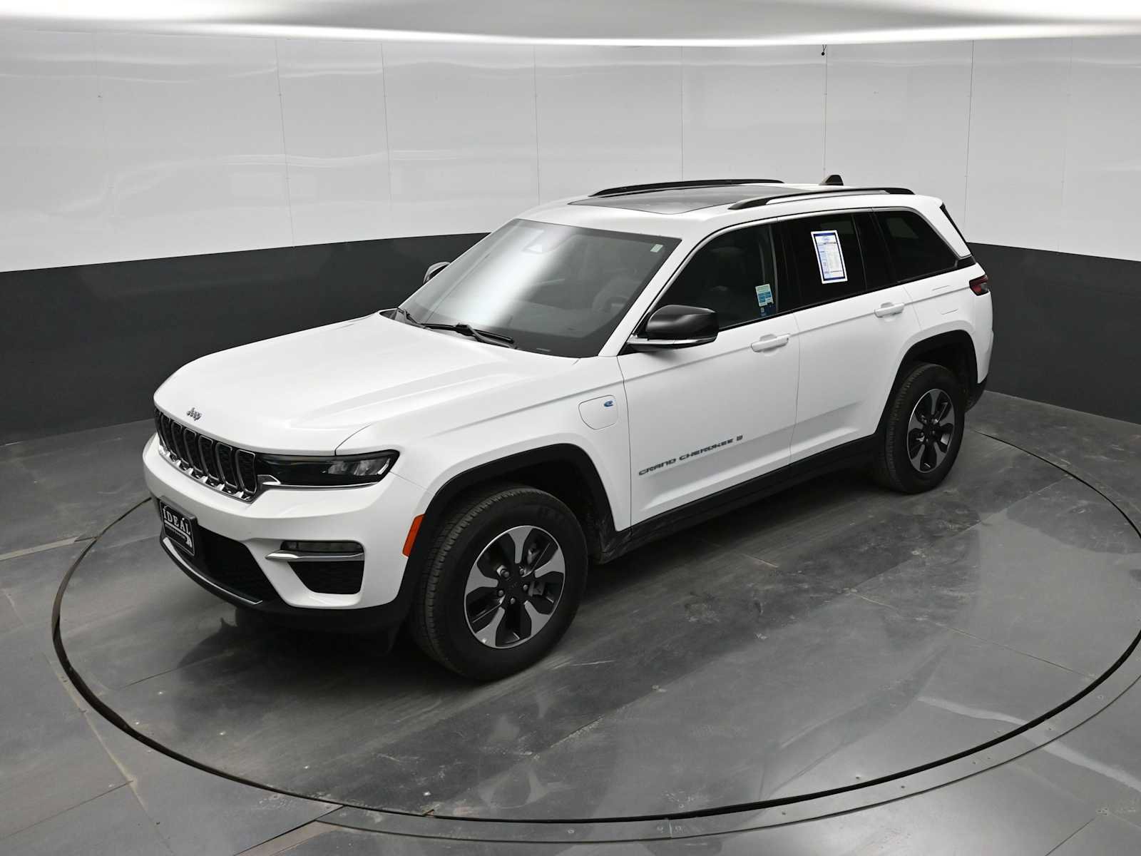 Used 2024 Jeep Grand Cherokee Limited 4xe AWD/4WD image 27