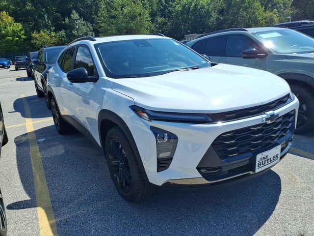 Used 2026 Chevrolet Trax ACTIV w/ Sunroof Package FWD image 5