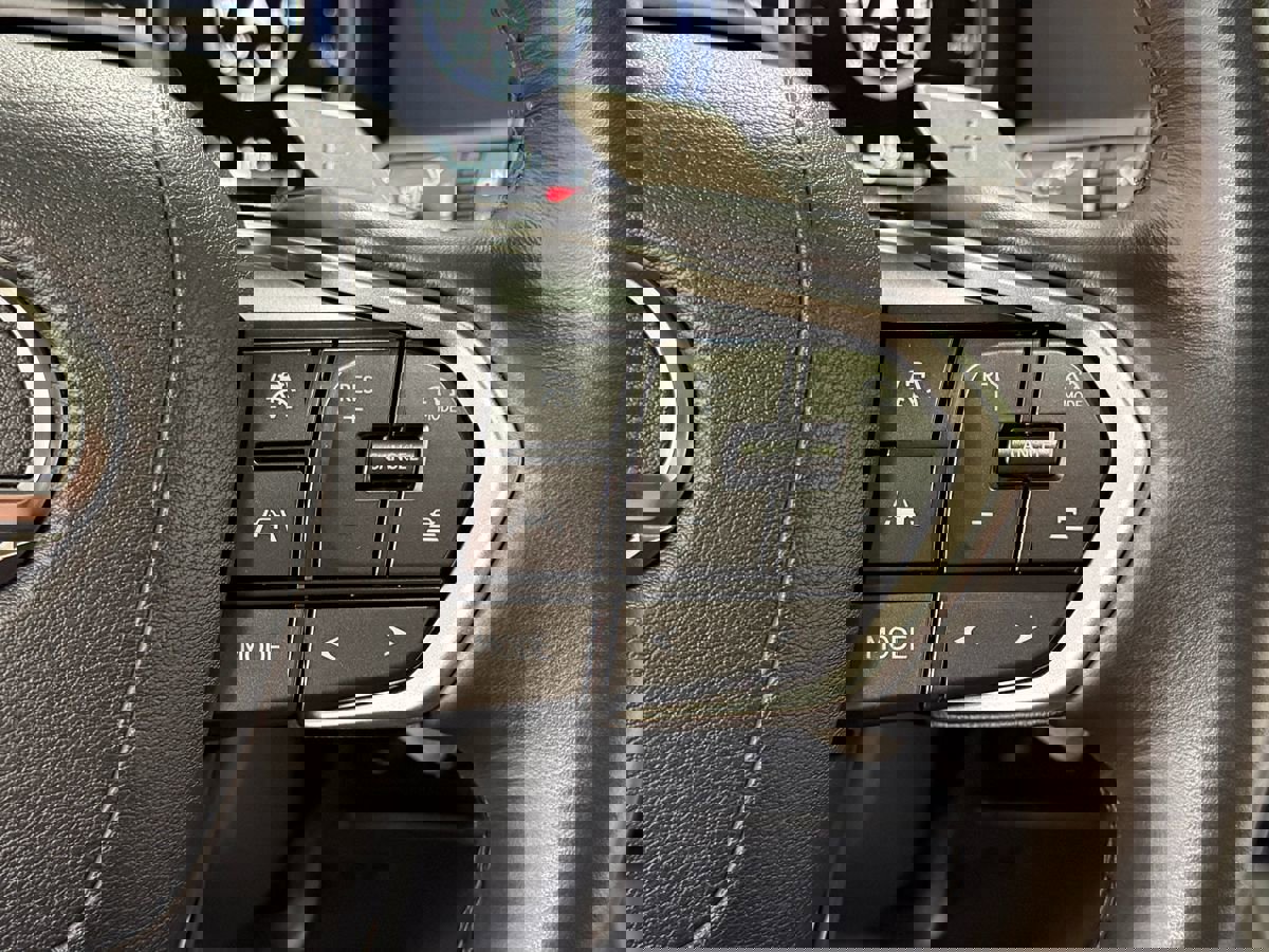 Used 2025 Lexus GX 550 w/ Accessory Package (2T) image 21