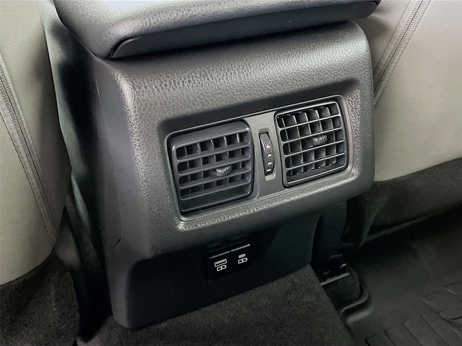 Used 2025 Toyota Camry SE w/ Multimedia Upgrade Package image 27