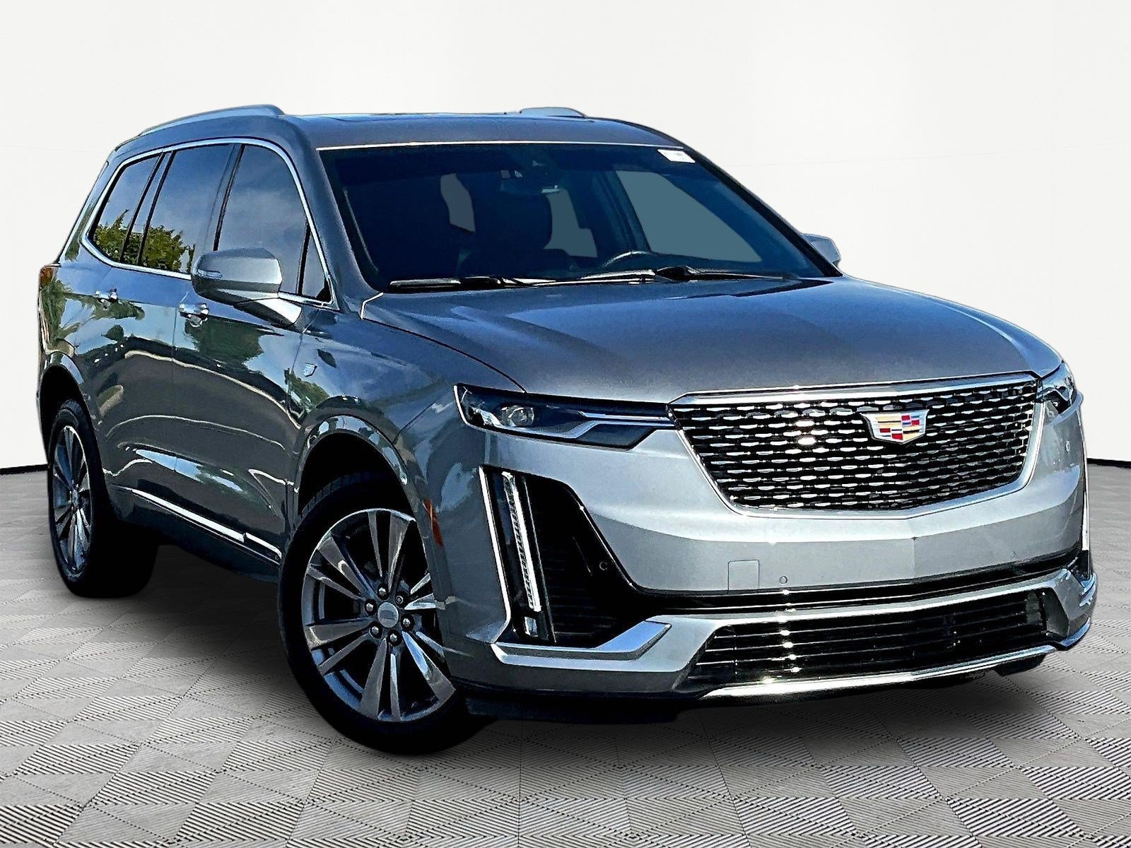 Used 2025 Cadillac XT6 Premium Luxury w/ LPO, Floor Liner Package AWD/4WD image 3