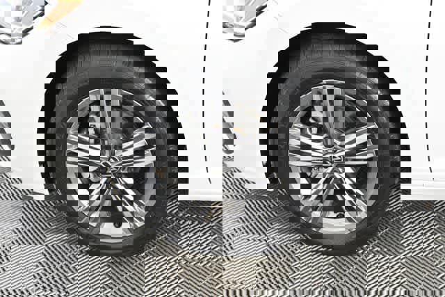 Certified 2022 Volkswagen Jetta SE image 26