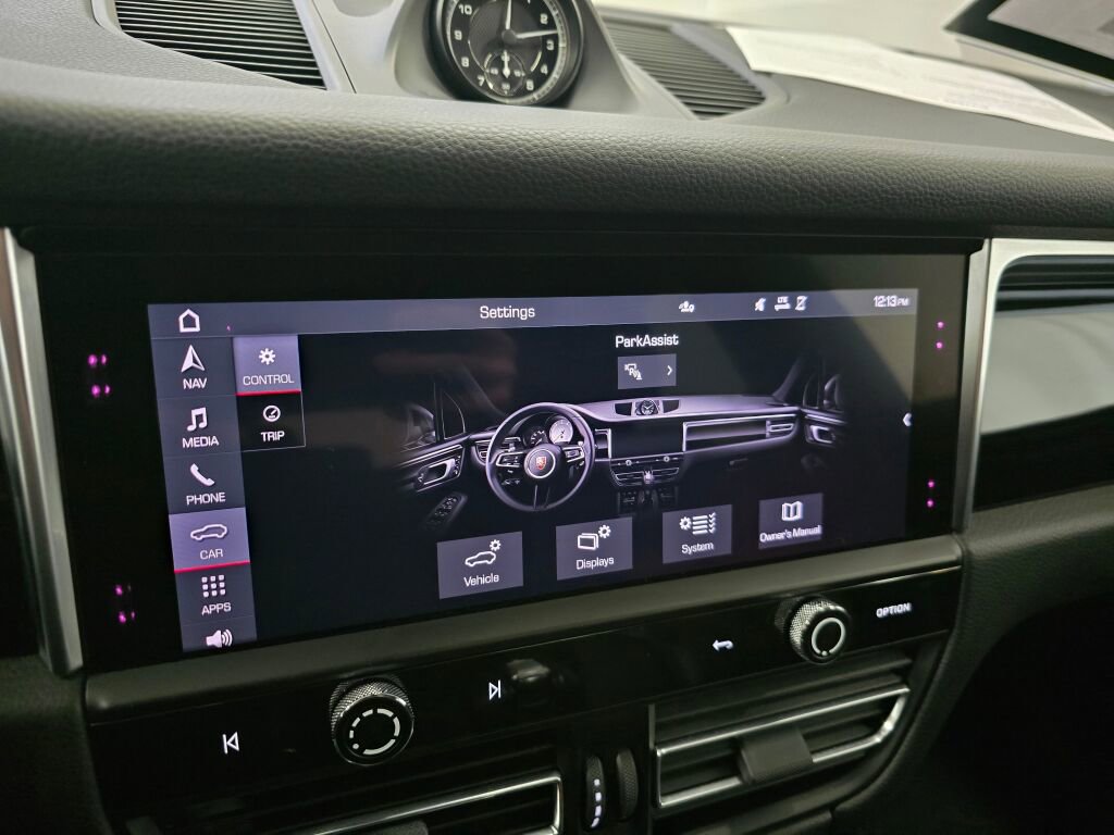 Certified 2024 Porsche Macan image 39