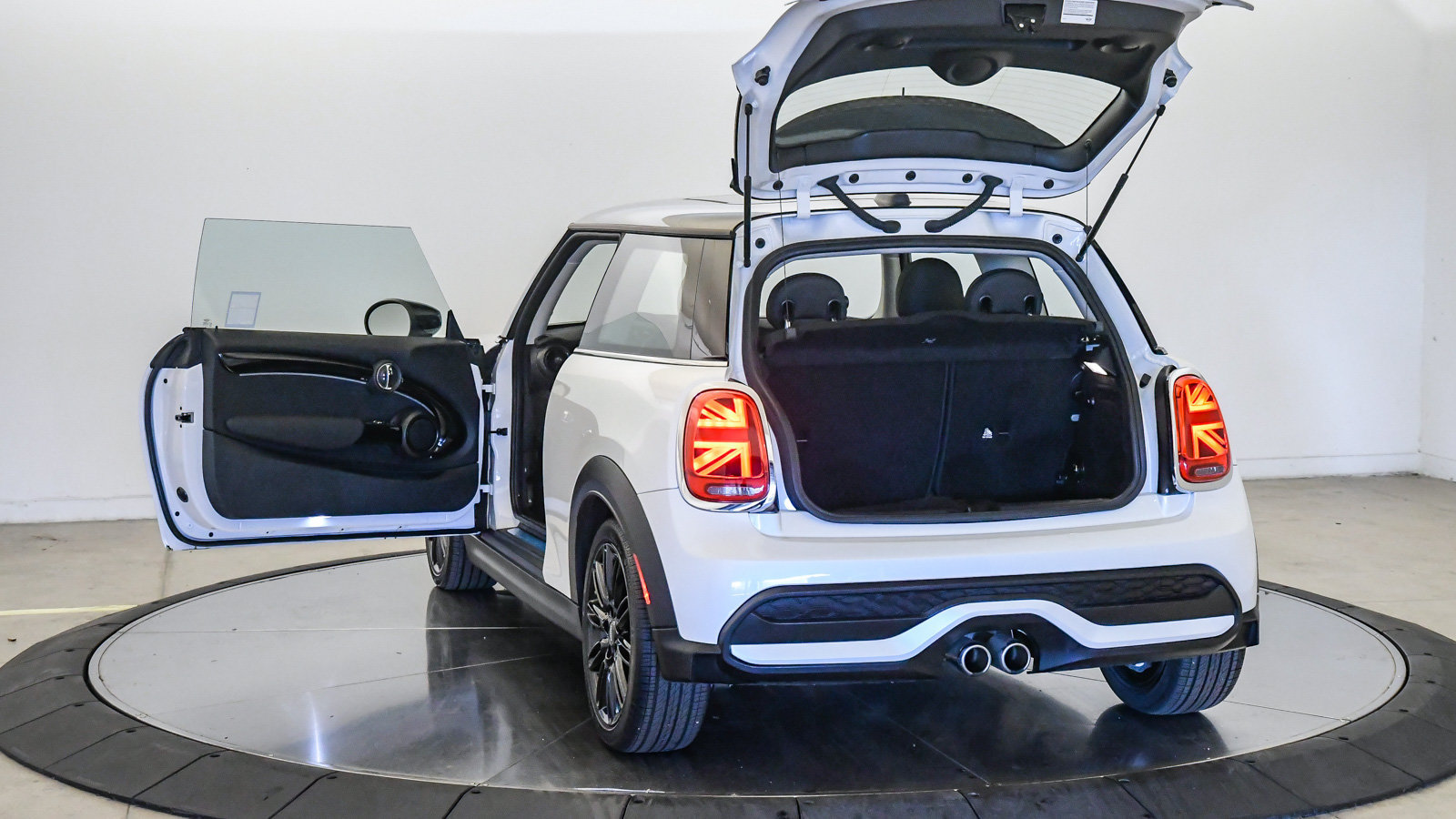 Certified 2024 MINI Cooper S FWD image 25