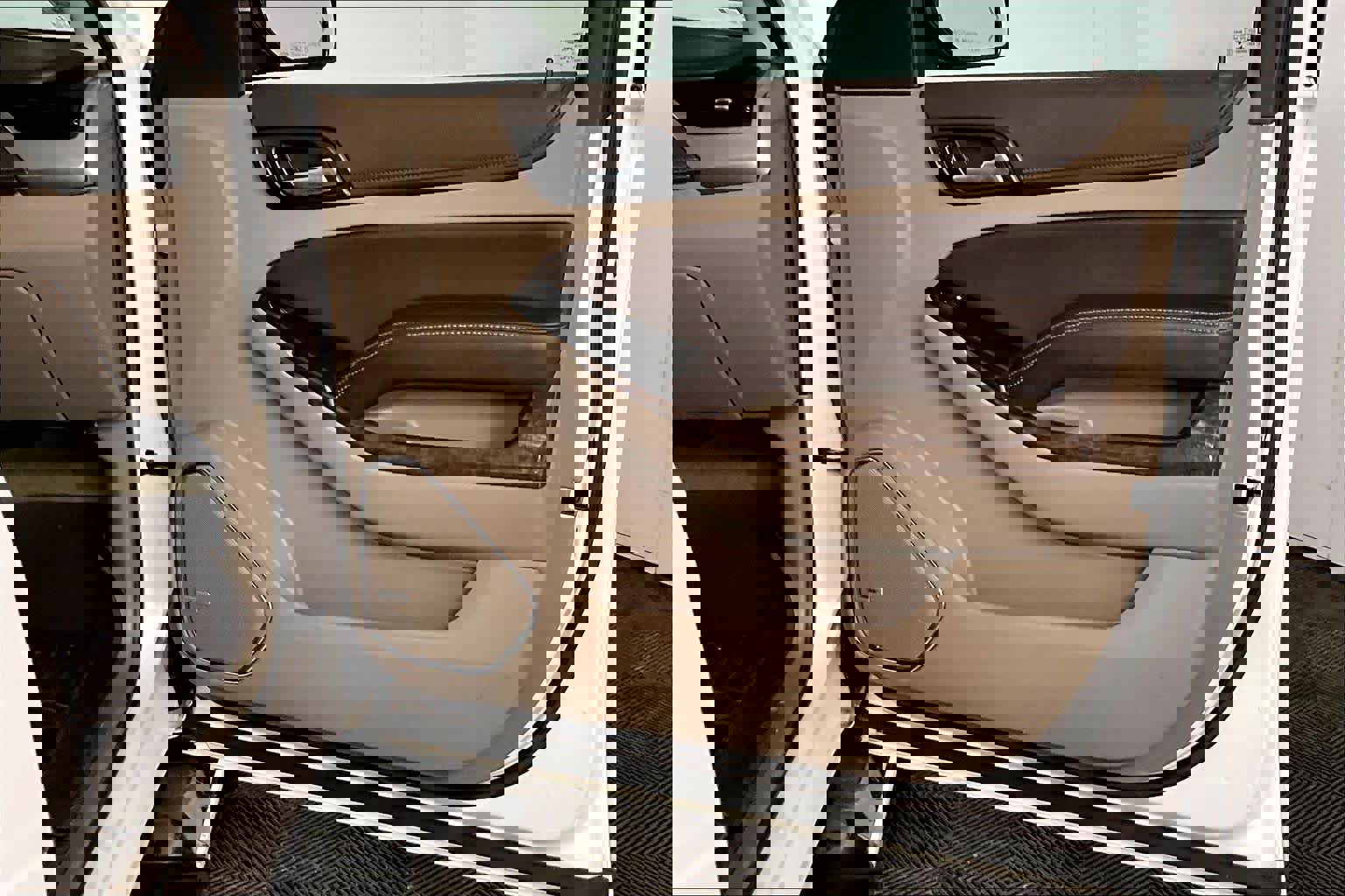 Used 2018 Chevrolet Tahoe LT w/ LT Signature Package AWD/4WD image 23