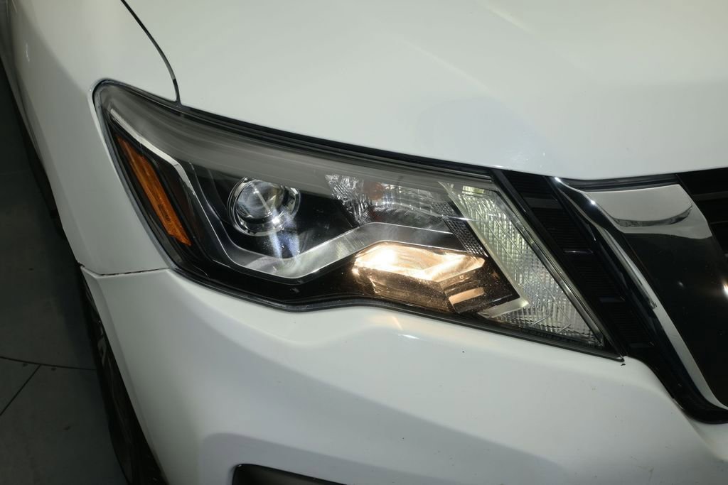 Used 2019 Nissan Pathfinder SL AWD/4WD image 10