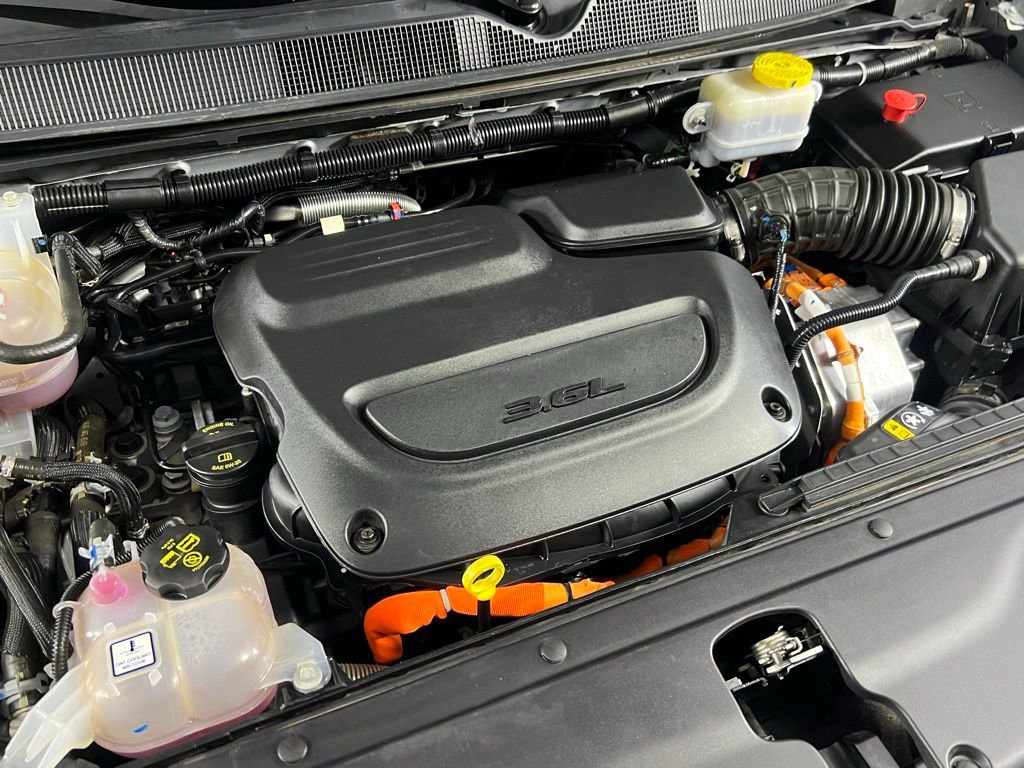 Certified 2024 Chrysler Pacifica Limited FWD image 32
