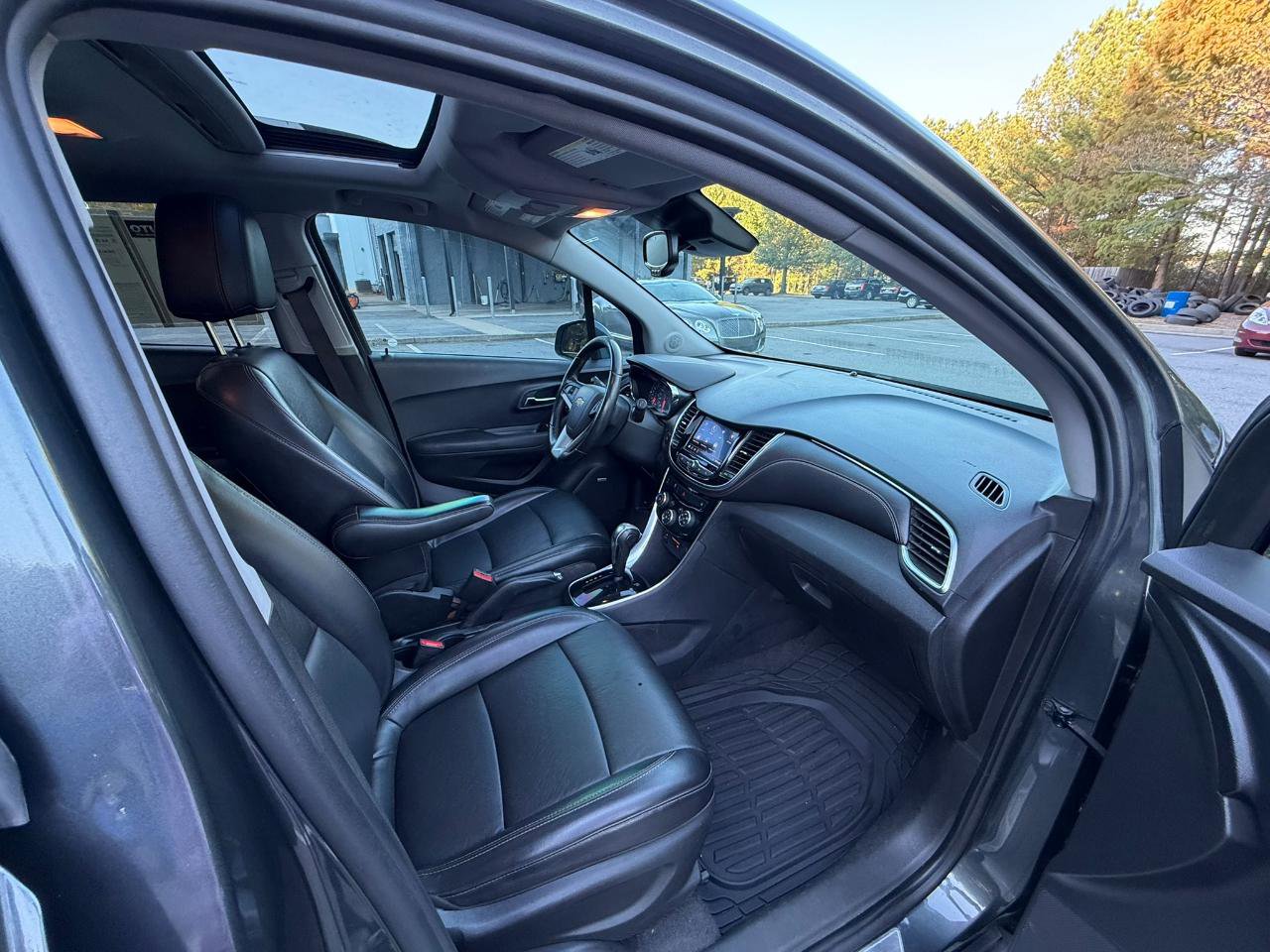 Used 2020 Chevrolet Trax Premier FWD image 13