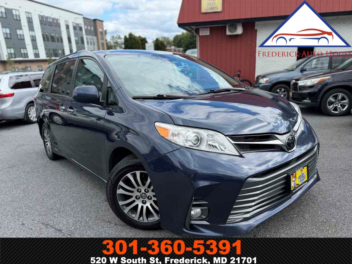 Used 2018 Toyota Sienna XLE Premium FWD image 1