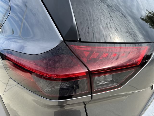 Used 2023 Nissan Rogue SV FWD image 14