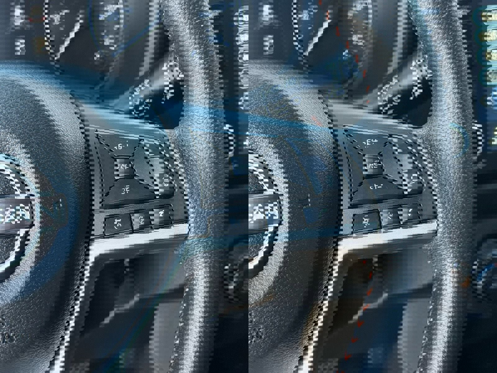 Used 2024 Nissan Kicks SR image 18