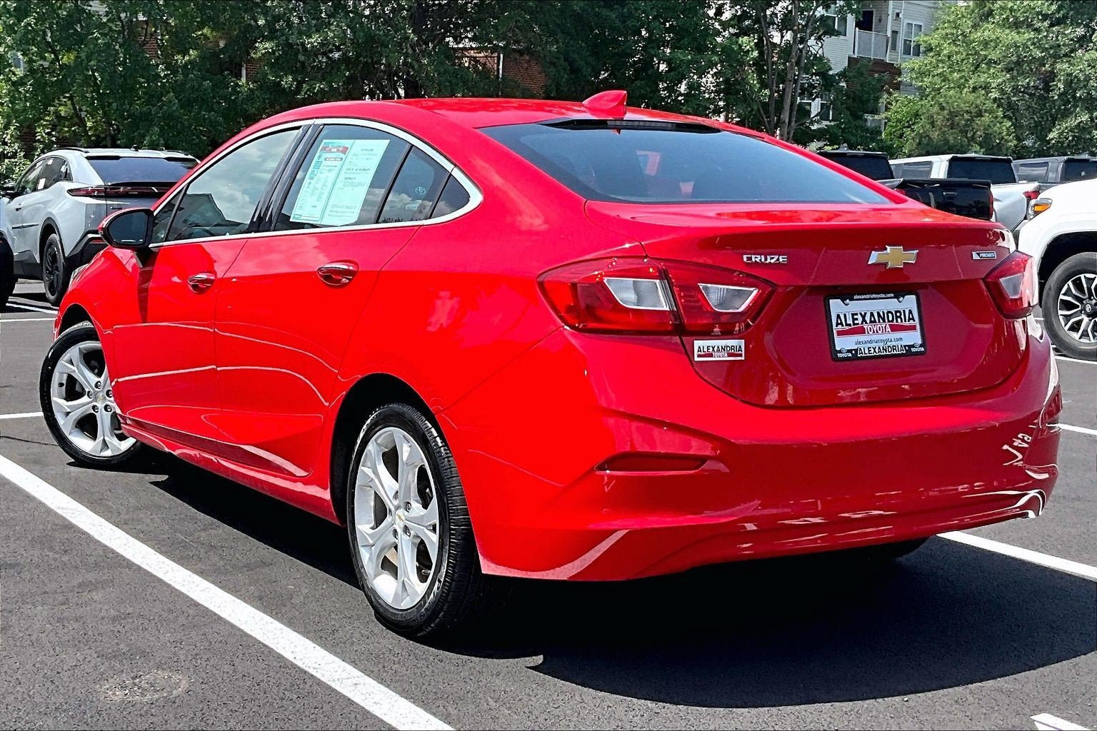 Used 2018 Chevrolet Cruze Premier FWD image 11
