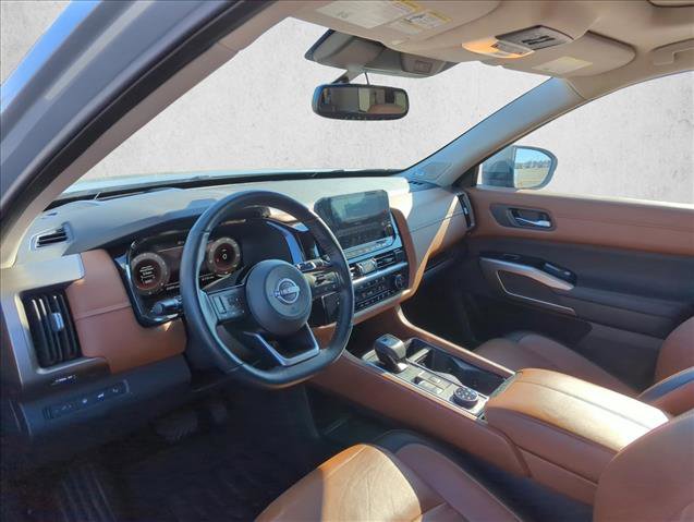 Used 2022 Nissan Pathfinder Platinum w/ Cargo Package image 8