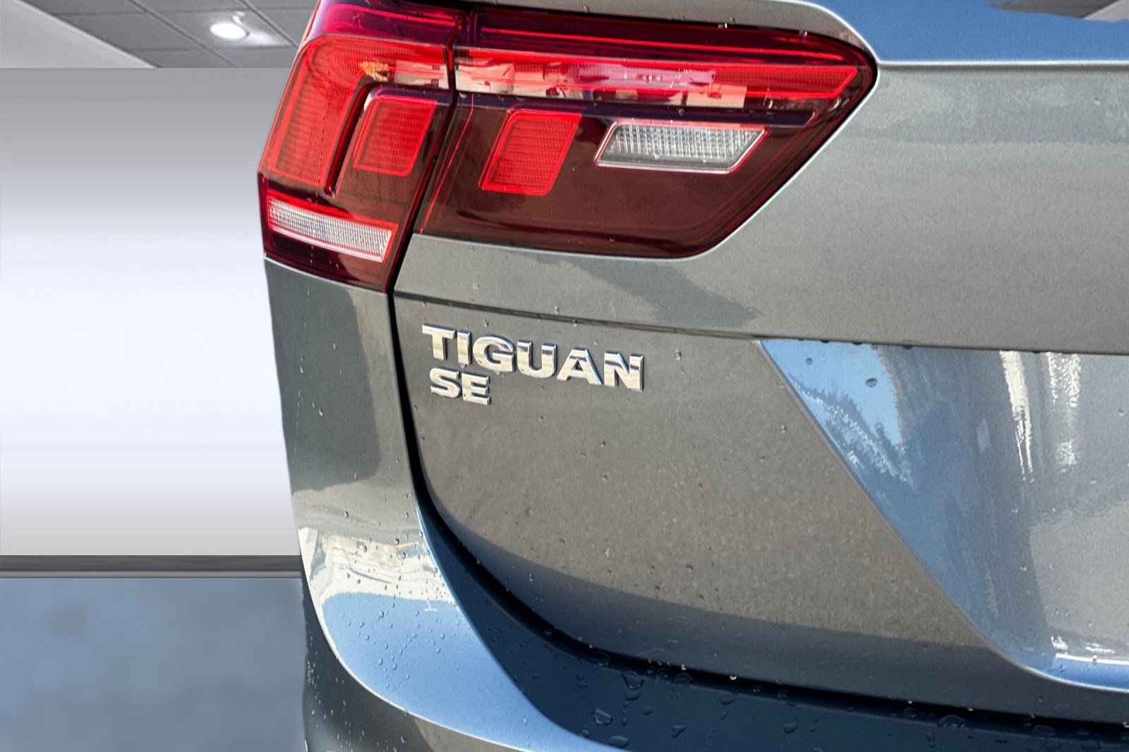 Used 2021 Volkswagen Tiguan SE AWD/4WD image 26