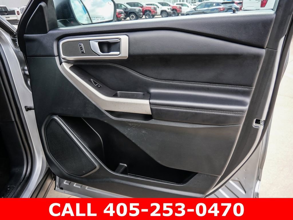 Used 2023 Ford Explorer XLT w/ Equipment Group 202A AWD/4WD image 19
