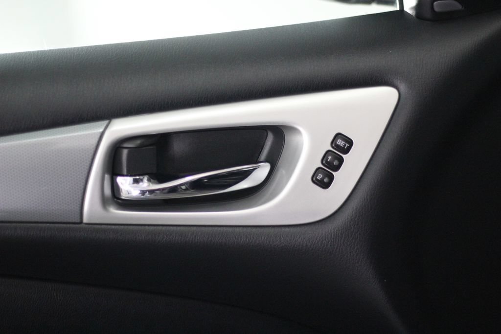Used 2020 Nissan Pathfinder SL AWD/4WD image 50