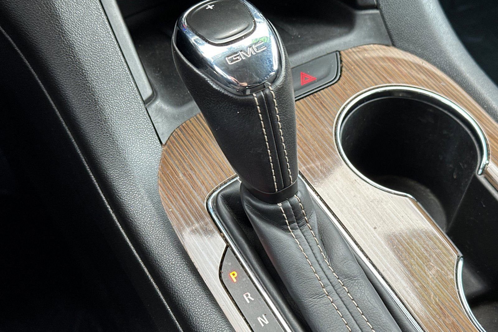 Used 2019 GMC Acadia SLE w/ LPO, Cargo Package image 23