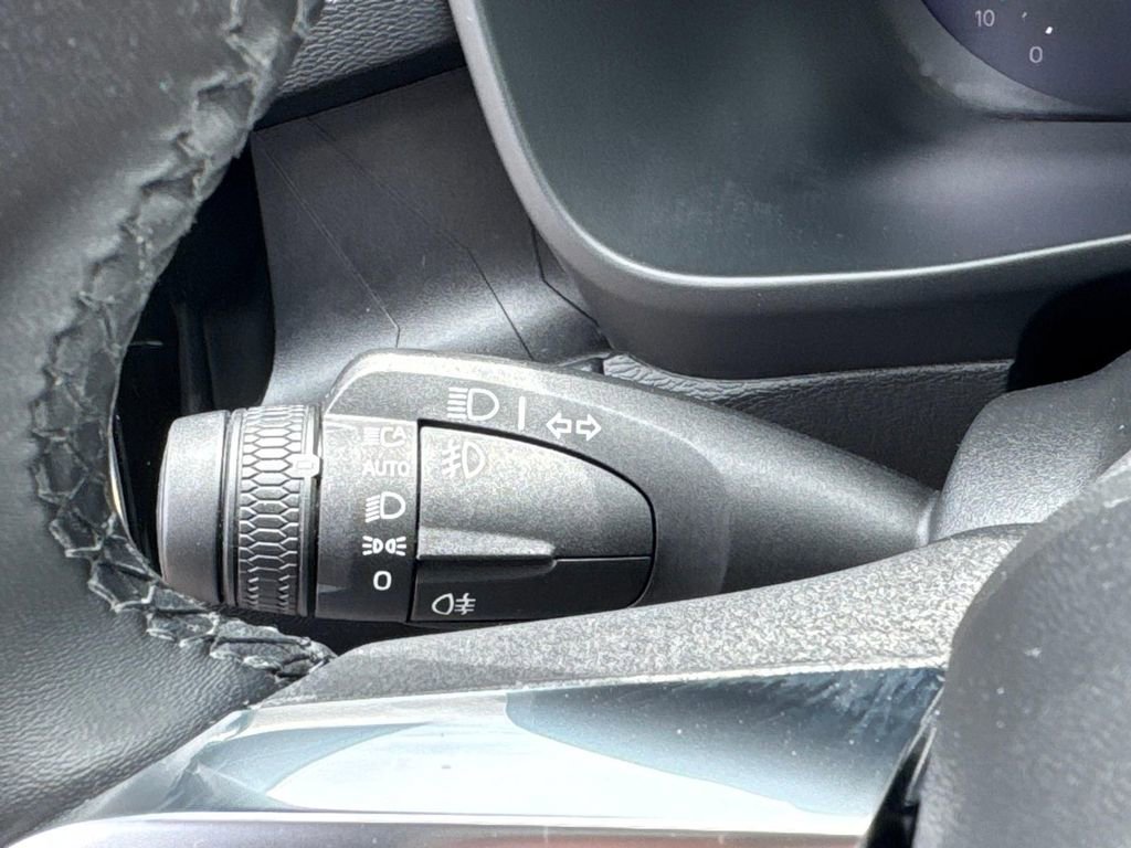 Certified 2023 Volvo C40 P8 Recharge Ultimate w/ Protection Package Premier AWD/4WD image 20