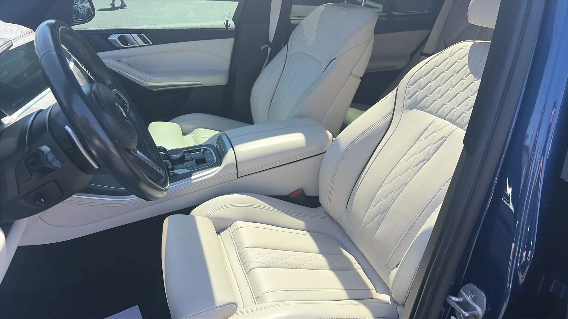 Used 2022 BMW X5 xDrive45e w/ M Sport Package AWD/4WD image 9