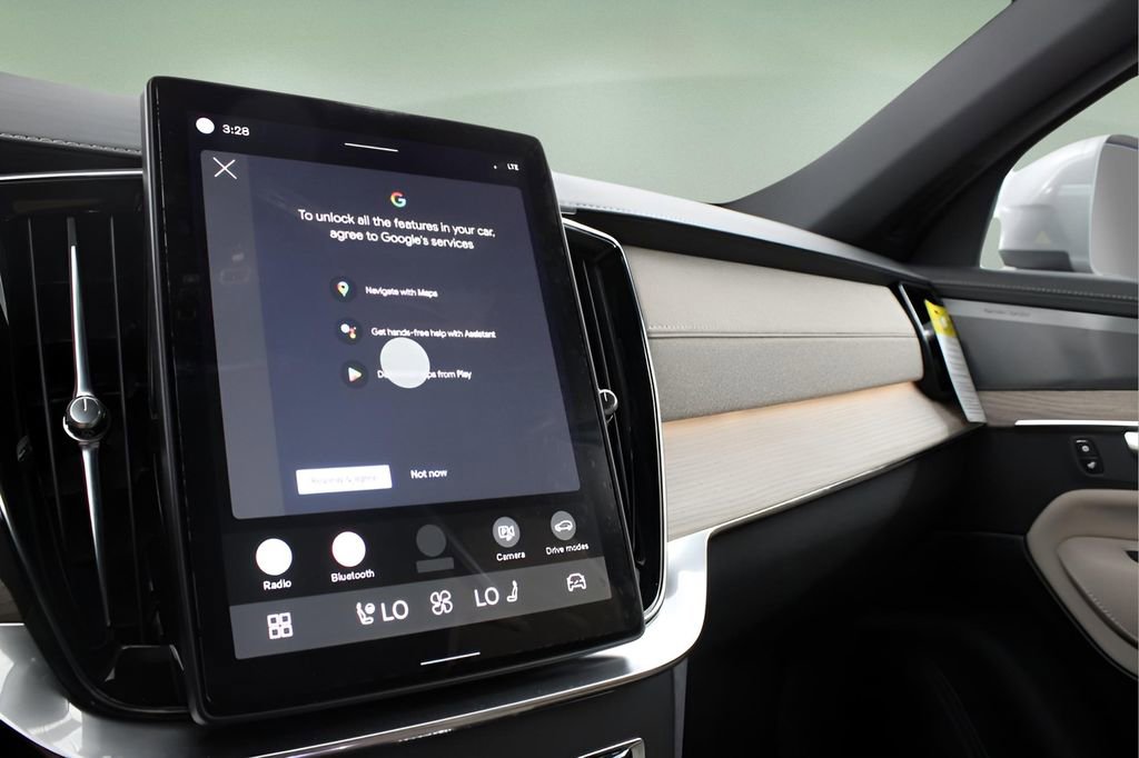 New 2026 Volvo XC90 B6 Plus w/ Protection Package Premier image 23