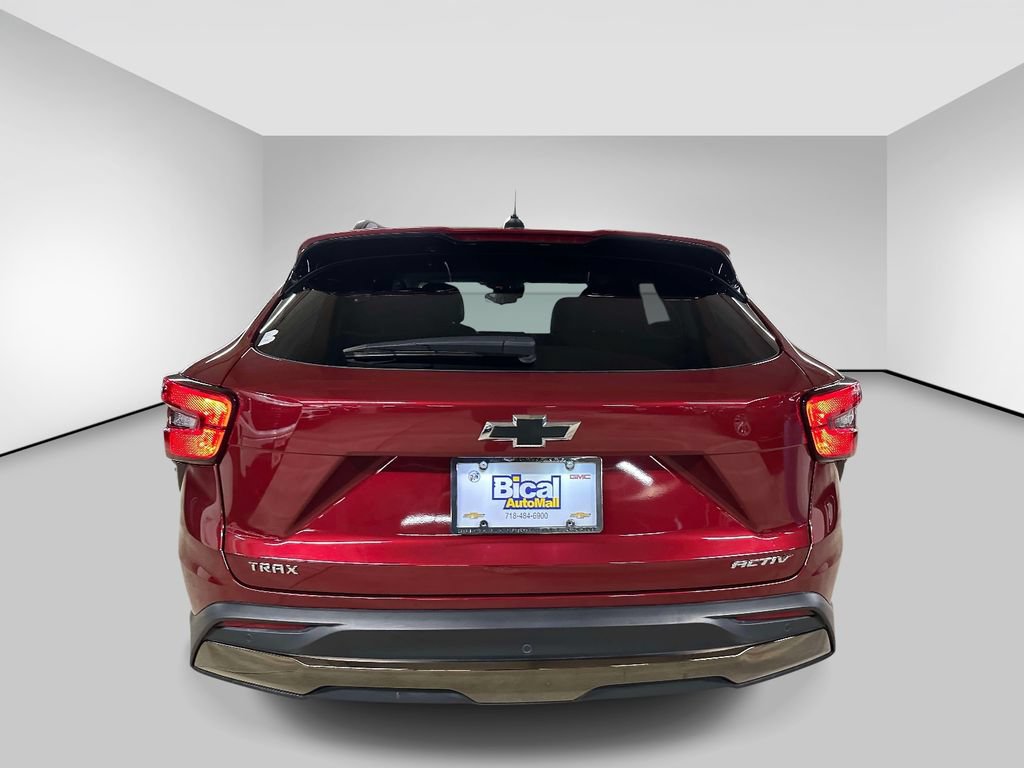 Certified 2024 Chevrolet Trax ACTIV w/ Sunroof Package FWD image 3