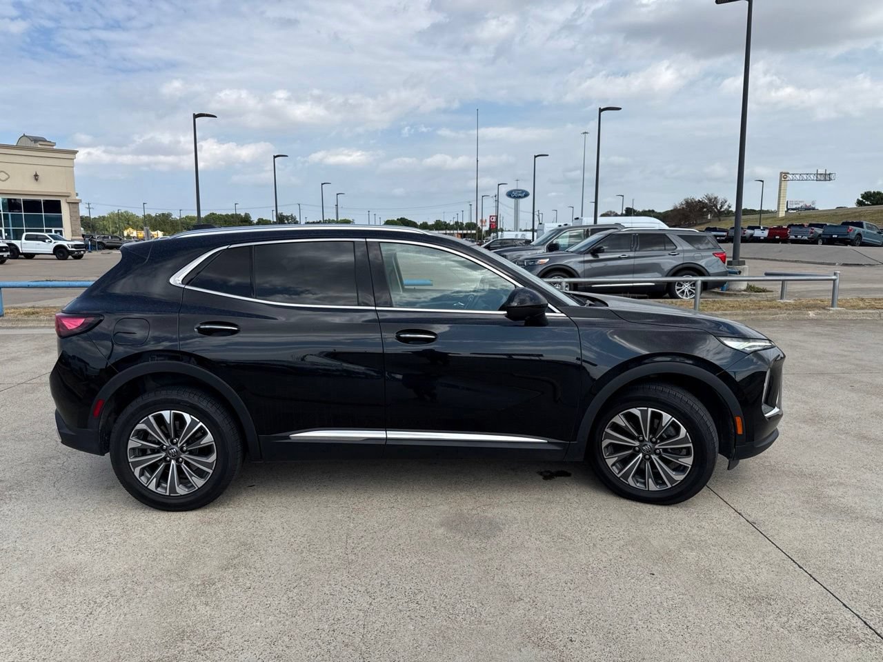 Used 2024 Buick Envision Preferred AWD/4WD image 17